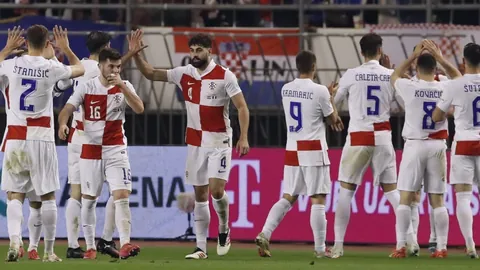 “孤臂挑战巅峰，征服海浪之巅”